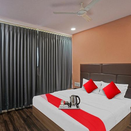 Hotel O Infinity Σουράτ Εξωτερικό φωτογραφία