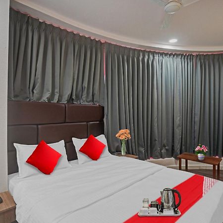 Hotel O Infinity Σουράτ Εξωτερικό φωτογραφία