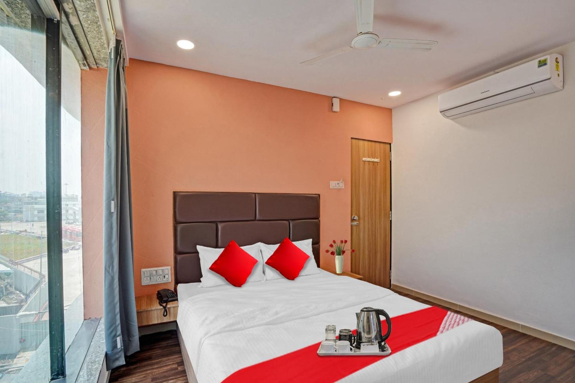 Hotel O Infinity Σουράτ Εξωτερικό φωτογραφία